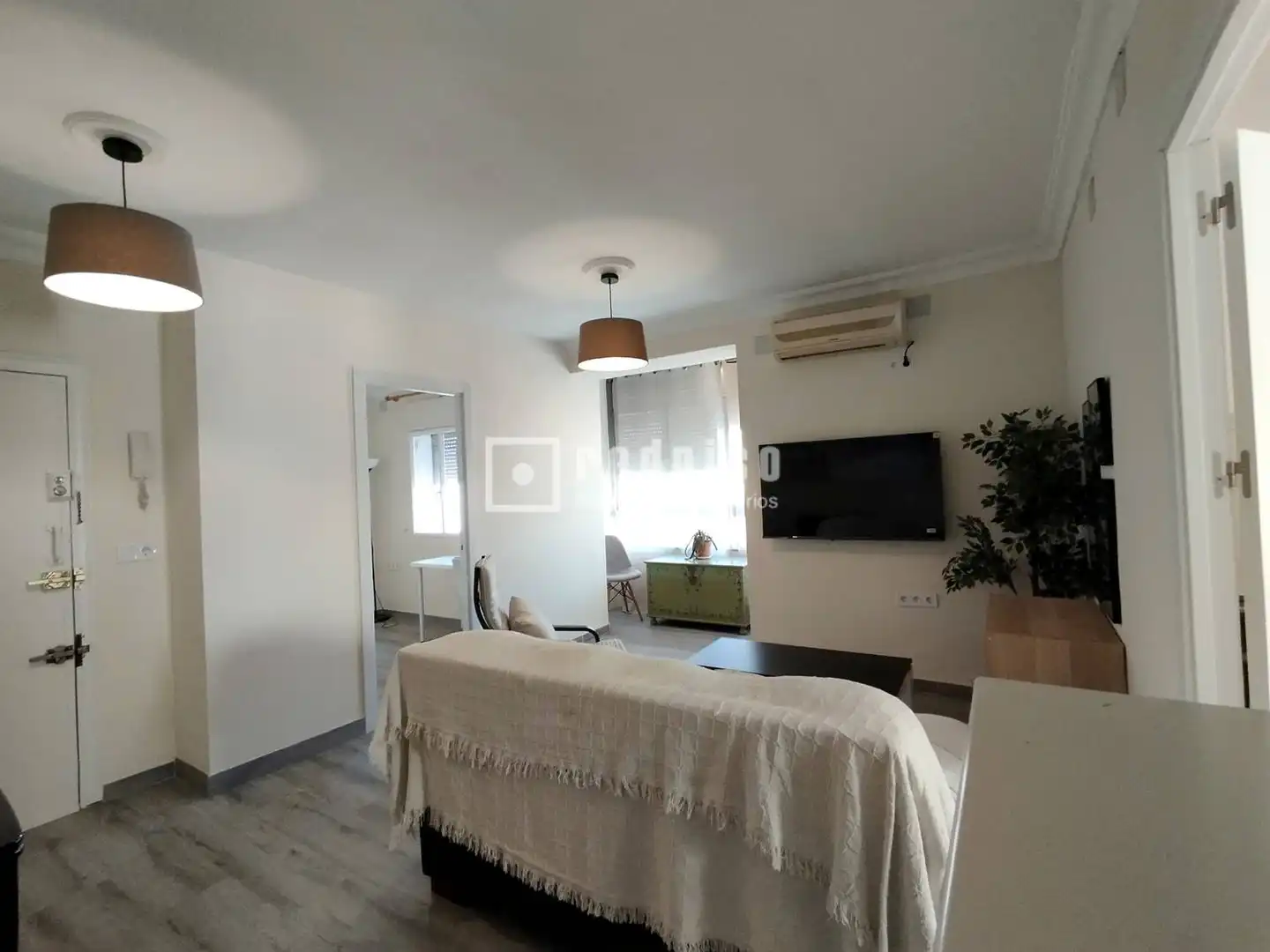 Bedroom of Flat for rent in Sevilla  with Air Conditioner, Heating and Terrace