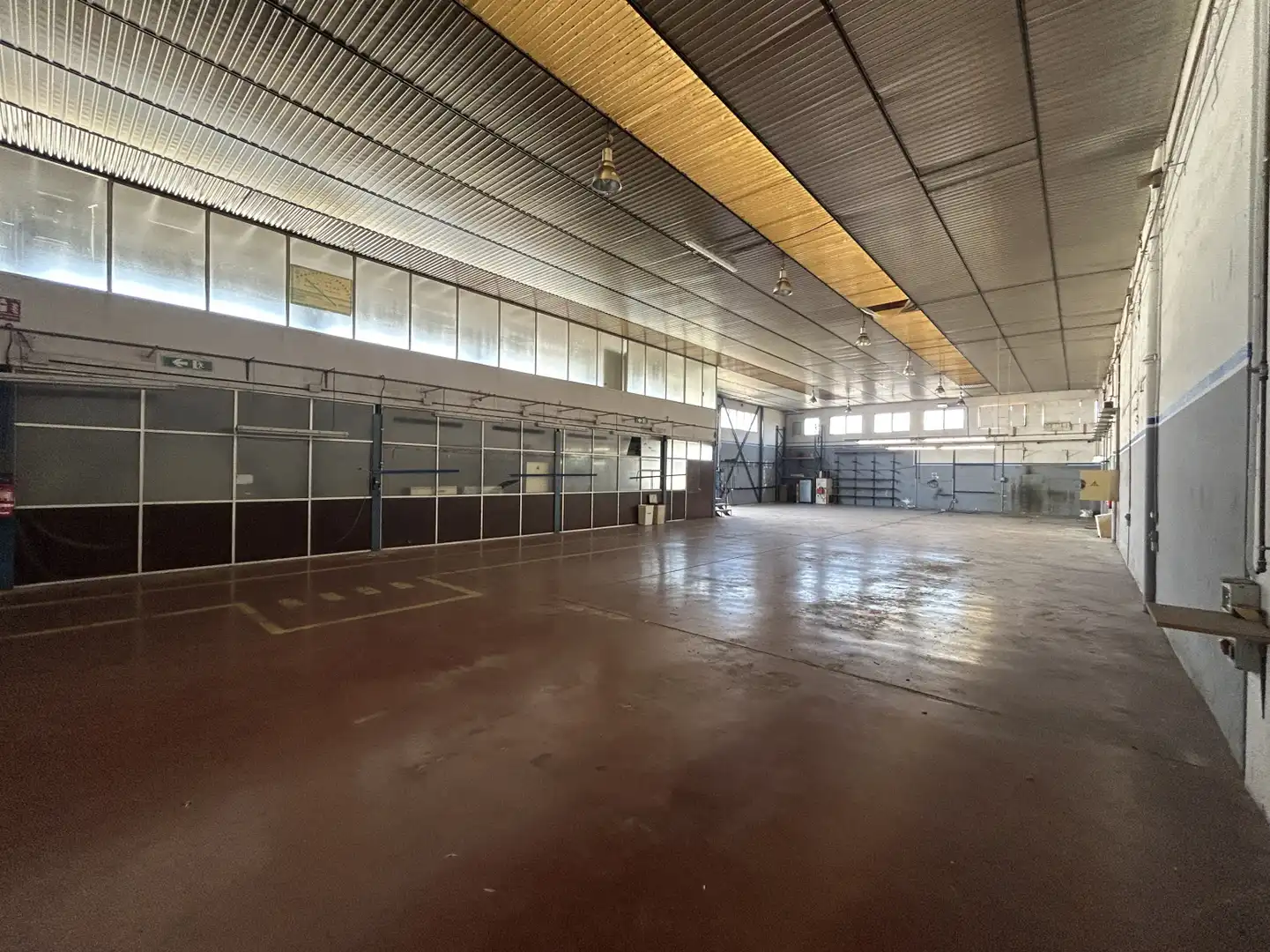 Nau industrial de lloguer en Barberà del Vallès