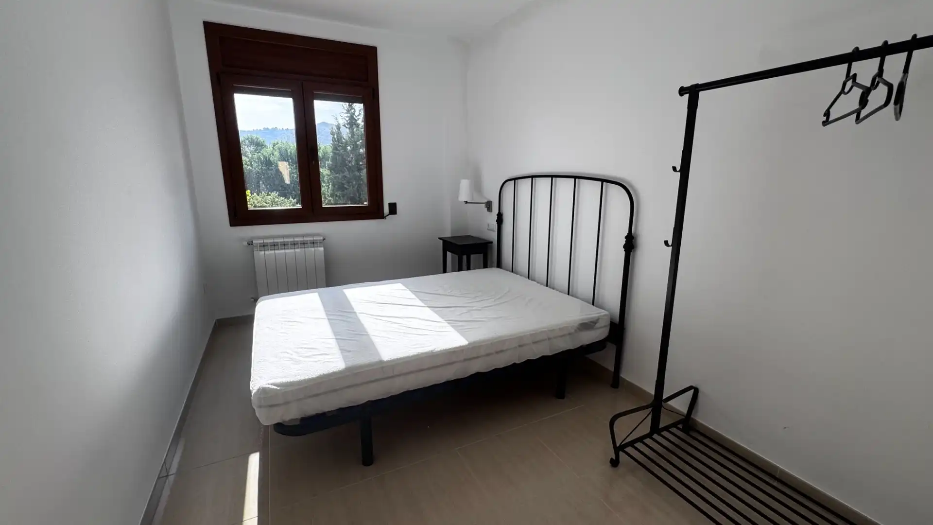 Habitación de Casa adosada en venta en Beceite con Calefacción y Balcón