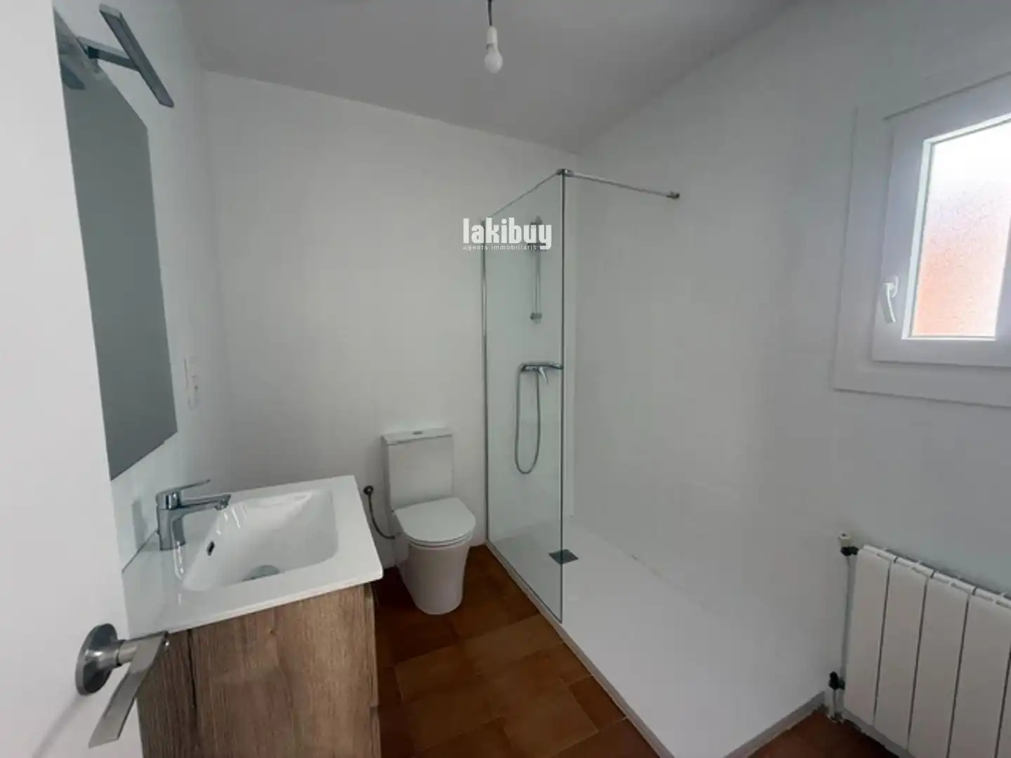Baño de Piso de alquiler en Preixens con Calefacción