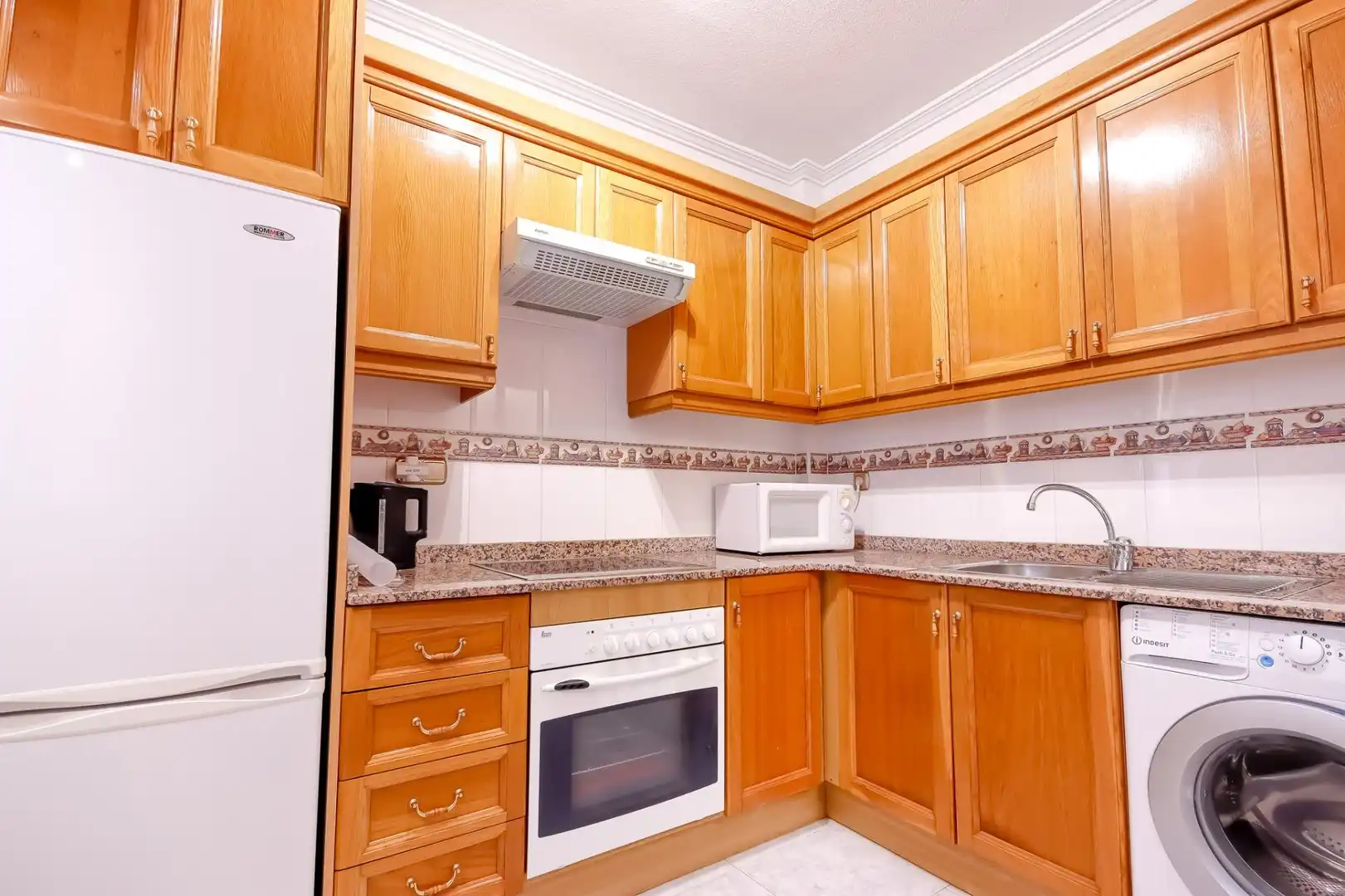 Detached homes for rent in Polígono Filipinas Oeste, Villamartín - Las Filipinas