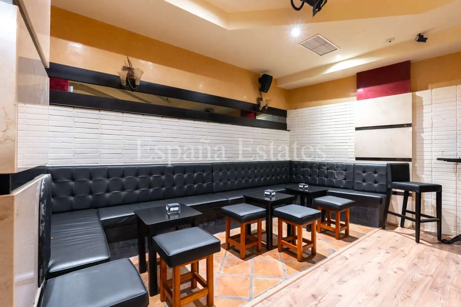 Local en venta en Nerja con Aire acondicionado