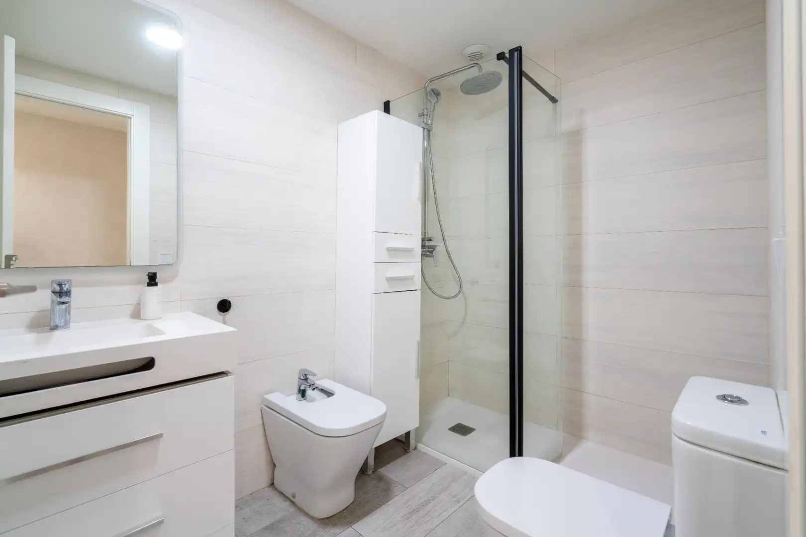 Baño de Piso en venta en Almería con Aire acondicionado, Calefacción y Jardín privado