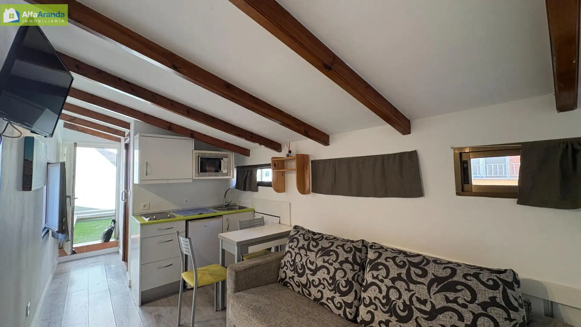Sala d'estar de Estudi de lloguer en Aranda de Duero amb Aire condicionat, Calefacció i Terrassa