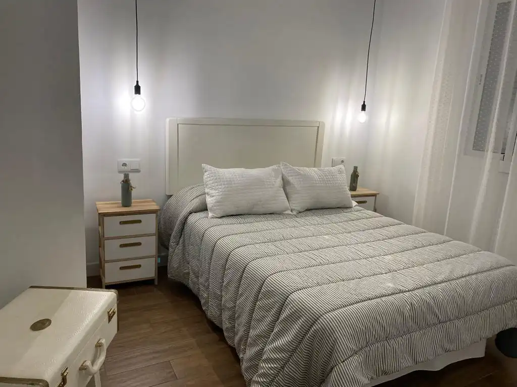 Flat with terrace to rent in Calle Doctor Gómez Ulla 24, imagen 2