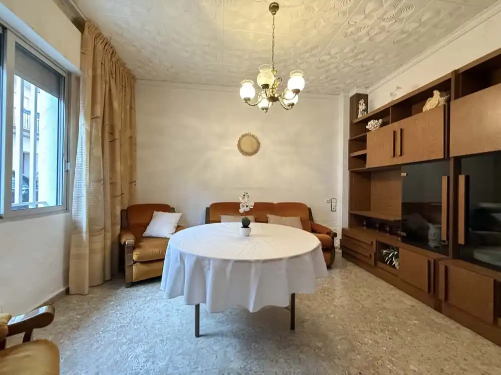 Esszimmer von Einfamilien-Reihenhaus zum Verkauf in La Pobla del Duc mit Klimaanlage, Heizung und Terrasse