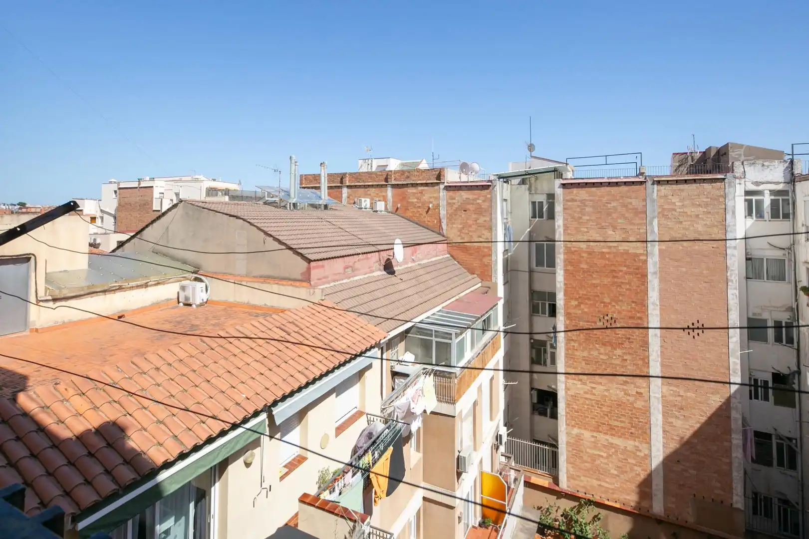 Vista exterior de Piso en venta en Barcelona con Calefacción, Parquet y Terraza