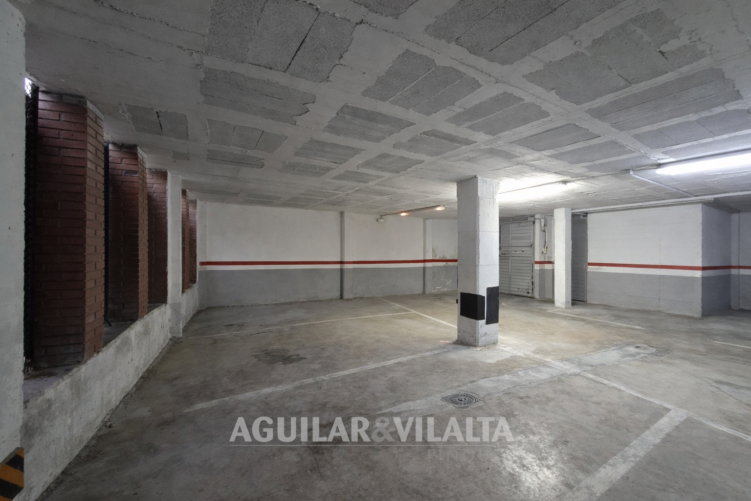 Garage for sale in Centre