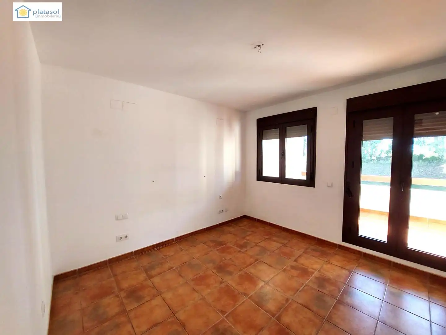Casa adosada en venda en Guillena amb Aire condicionat, Calefacció i Jardí privat