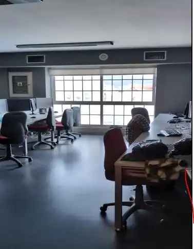 Oficina de alquiler en Vigo  con Aire acondicionado