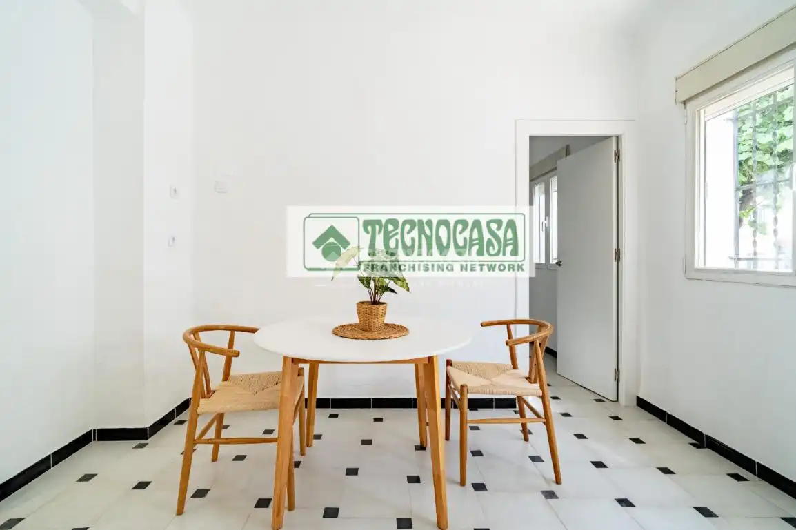 Dining room of Flat for sale in Granada  with Air Conditioner, Heating and Terrace