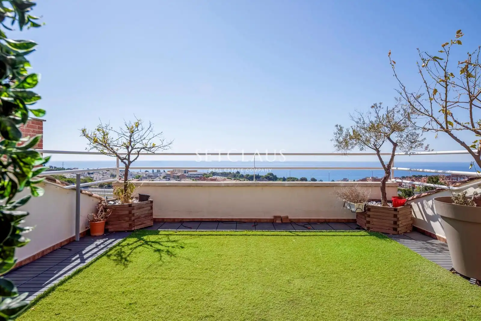 Terrace of Attic for rent in Tiana  with Air Conditioner, Heating and Parquet flooring