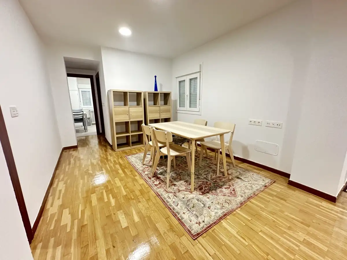 Comedor de Piso de alquiler en Burgos con Calefacción, Terraza y Amueblado