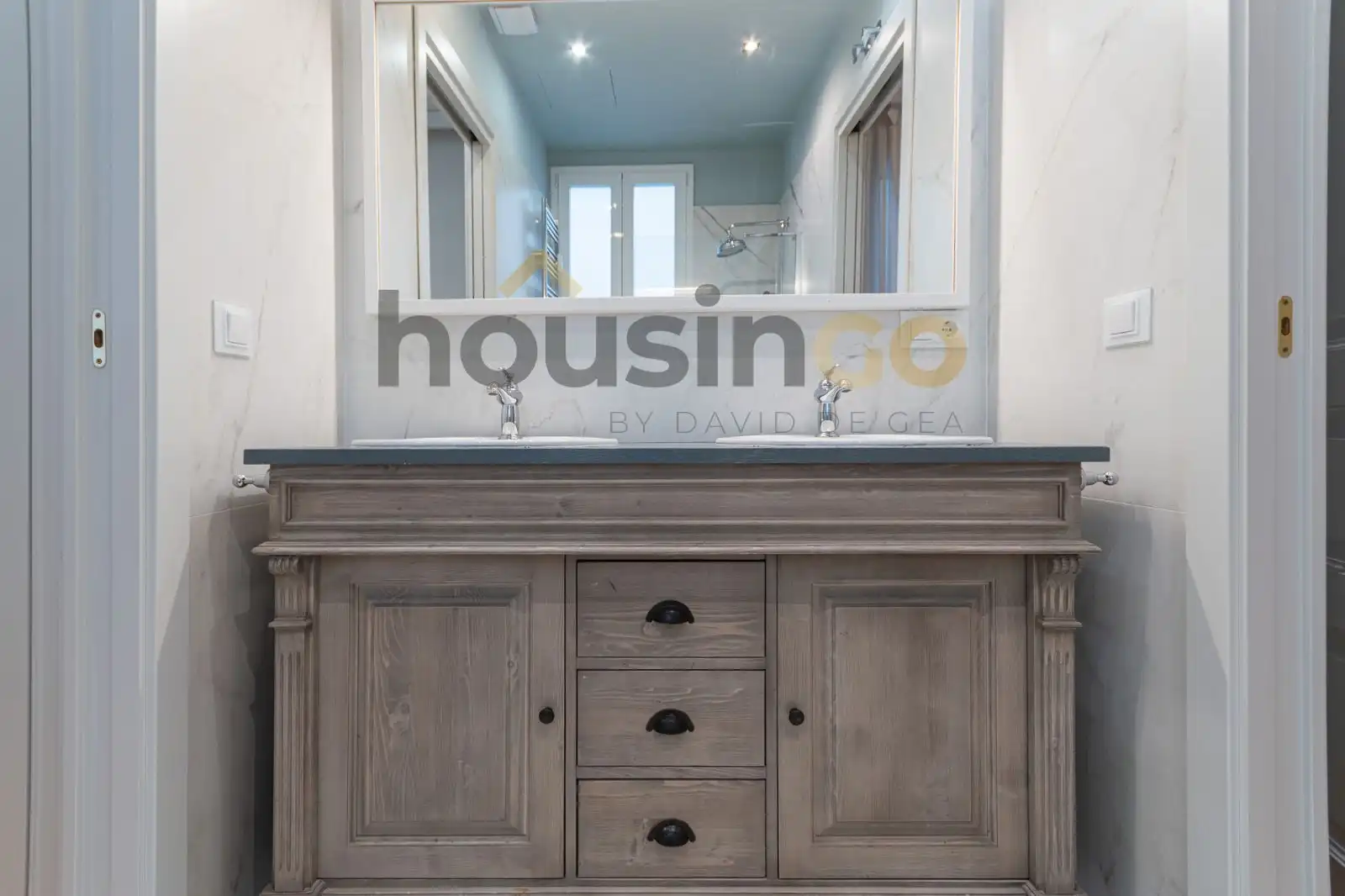 Bathroom of Flat for rent in Madrid  with Air Conditioner, Heating and Terrace