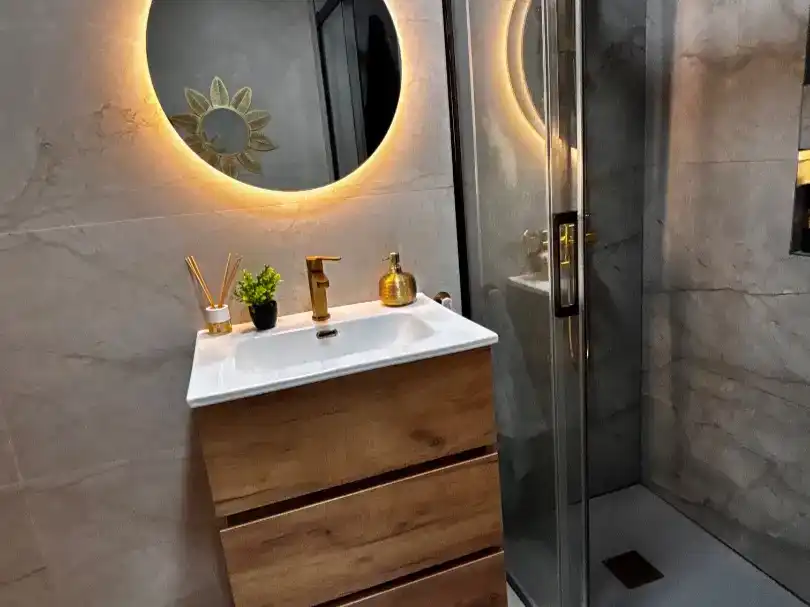 Baño de Piso de alquiler en Vera con Aire acondicionado, Piscina y Balcón