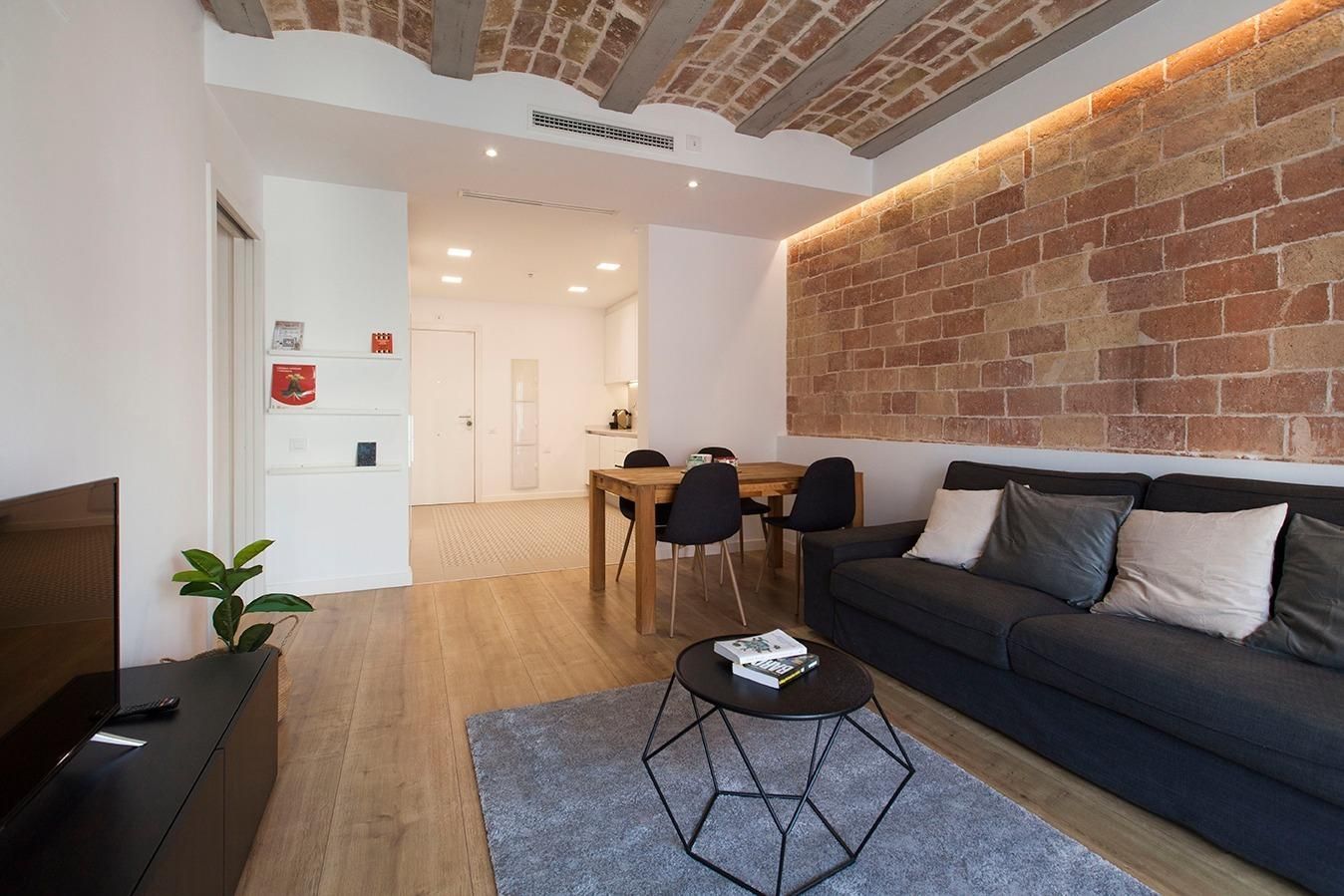 Sala de estar de Piso de alquiler en  Barcelona Capital con Aire acondicionado, Parquet y Amueblado