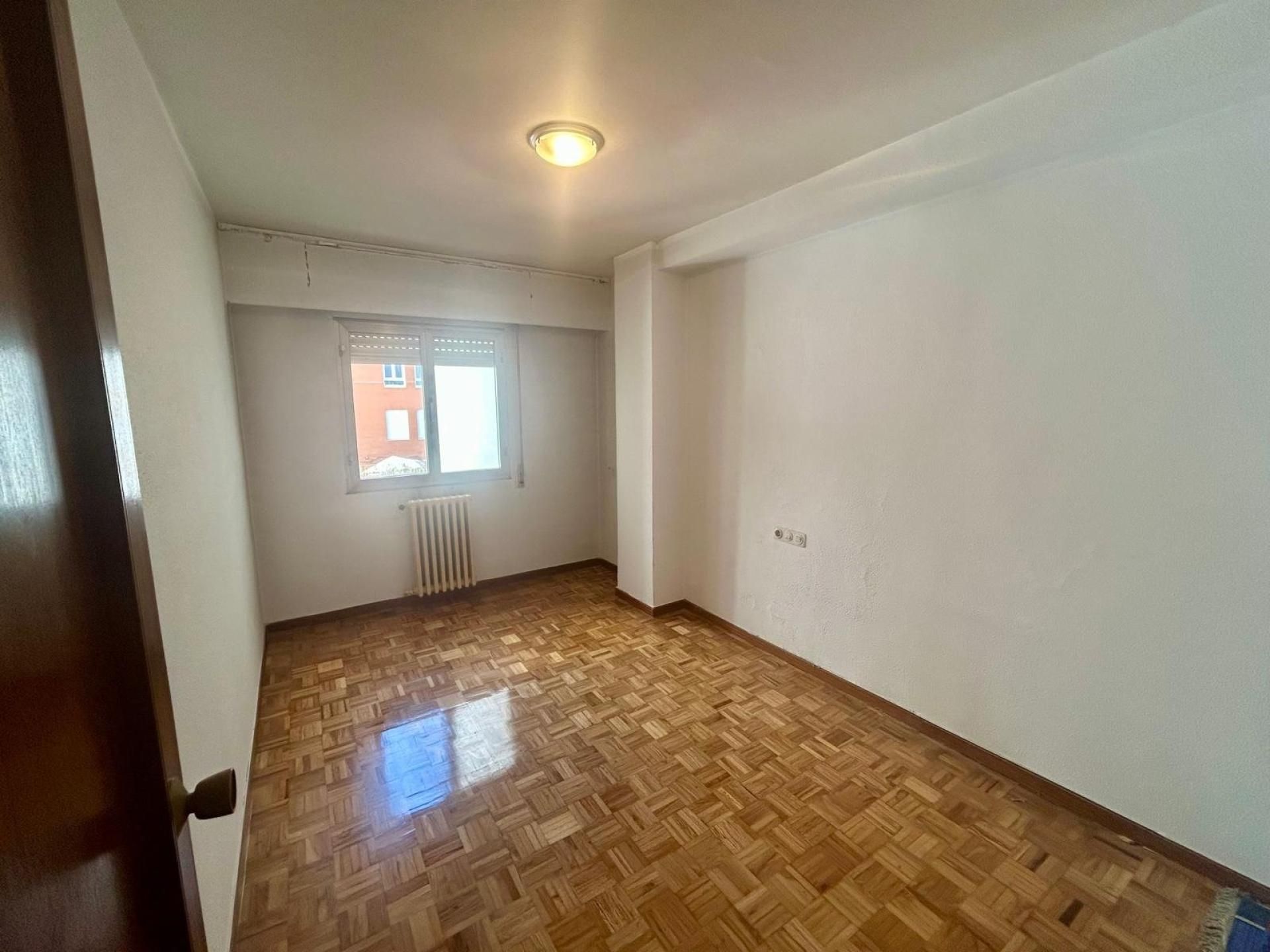 Dormitori de Pis en venda en León Capital 