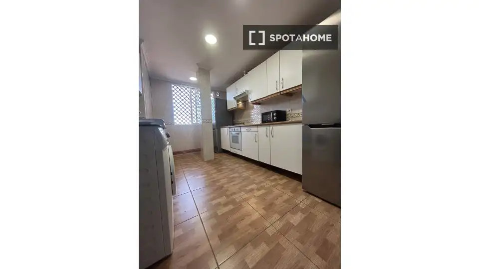 Cocina de Piso de alquiler en Alcalá de Henares con Aire acondicionado, Calefacción y Amueblado