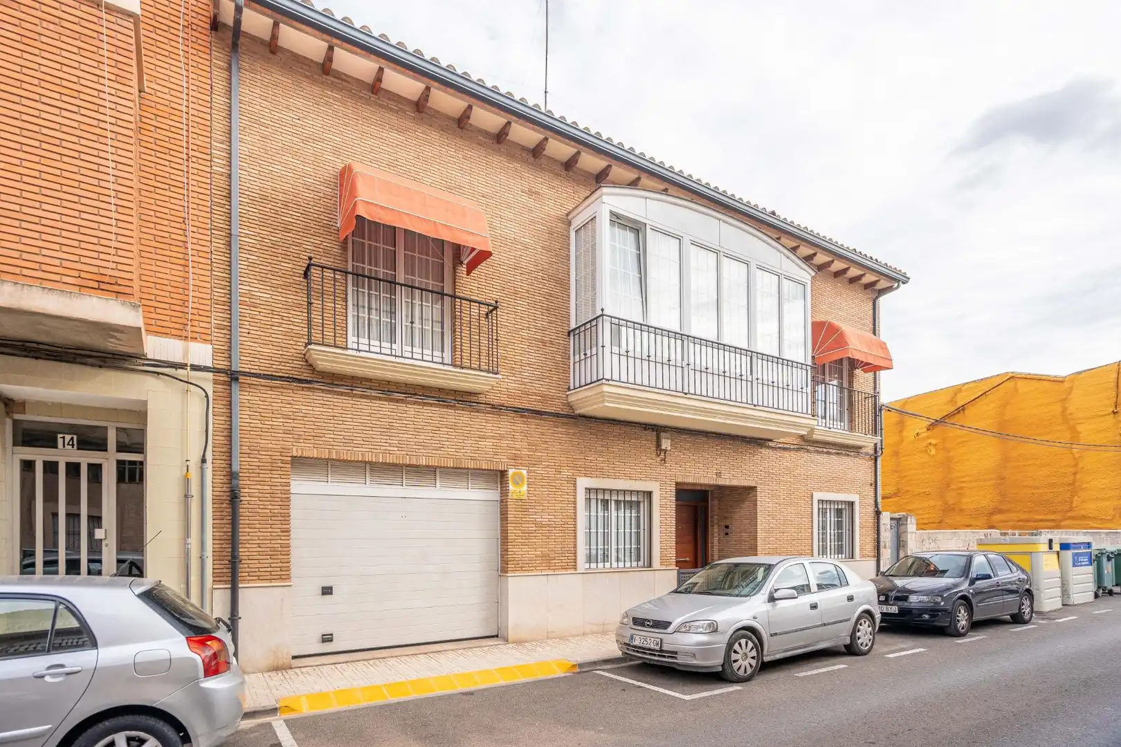 Vista exterior de Casa o xalet en venda en Canals amb Aire condicionat, Calefacció i Jardí privat