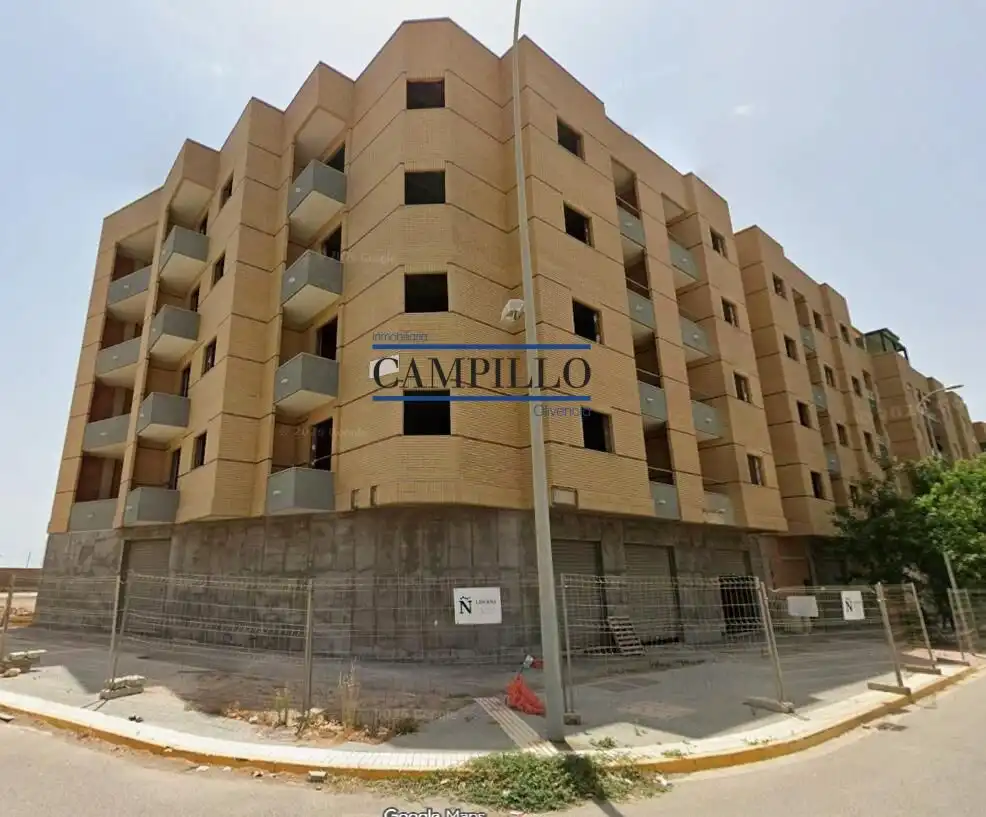 Piso con ascensor en venta en Adra
