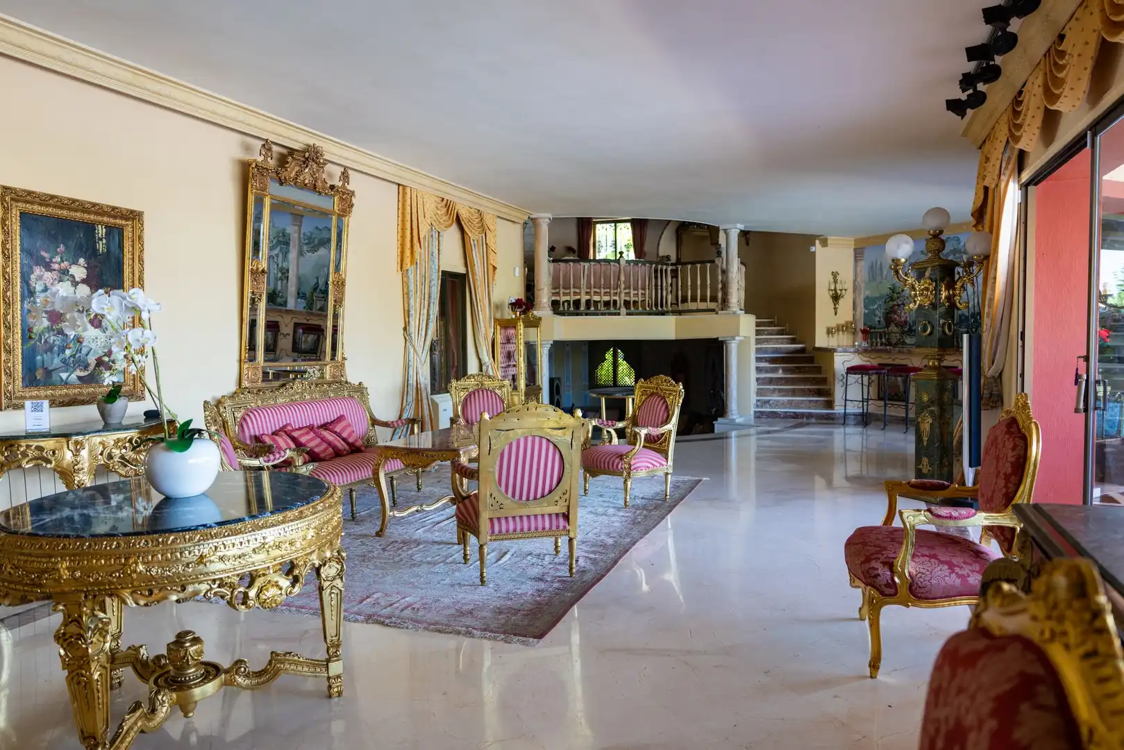 Wohnzimmer von Country house zum Verkauf in Benahavís mit Terrasse und Möbliert