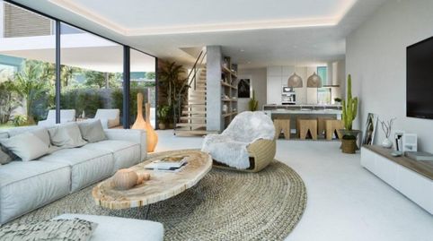 Villa de lujo de 4 dormitorios, 5 baños, solarium y jardín en El Paraiso, Estepona, imatge 3