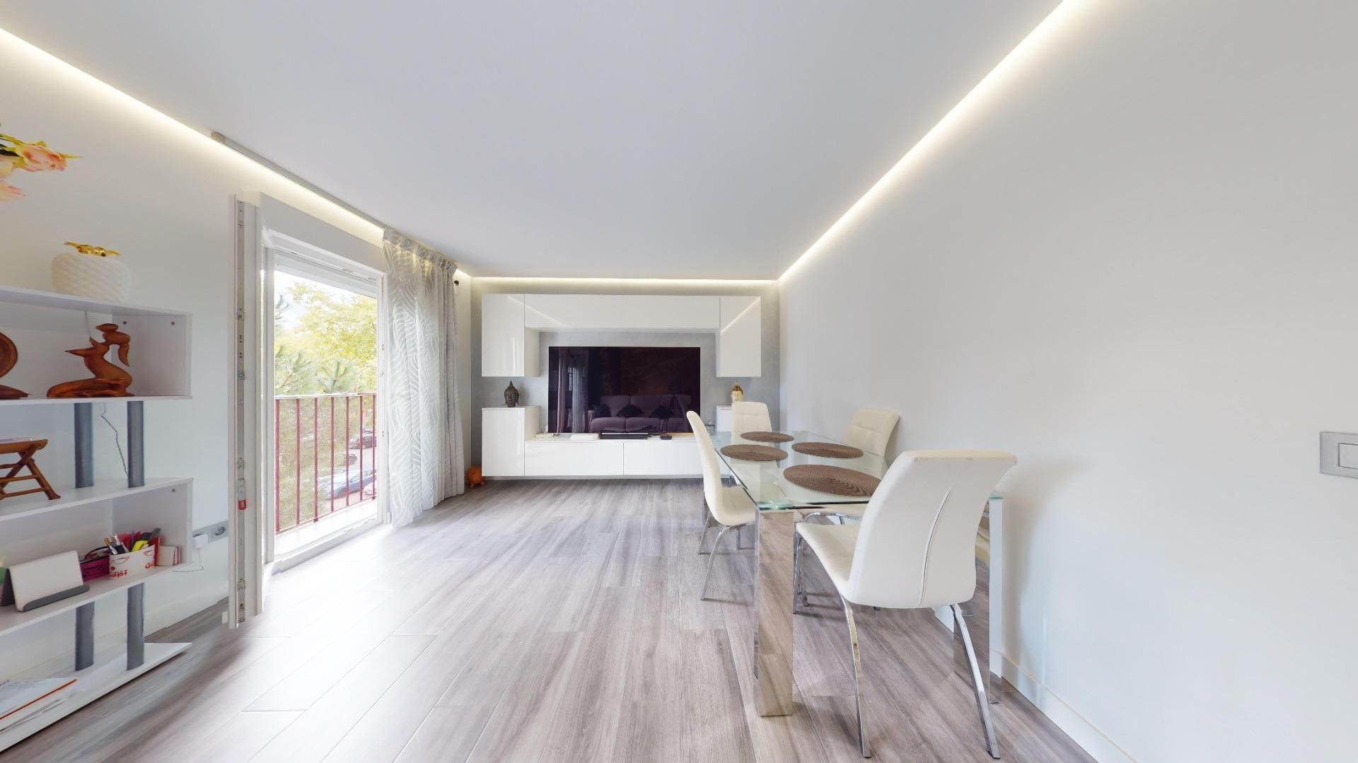 Piso en venta en Calle LAGARTERA, Entrevías