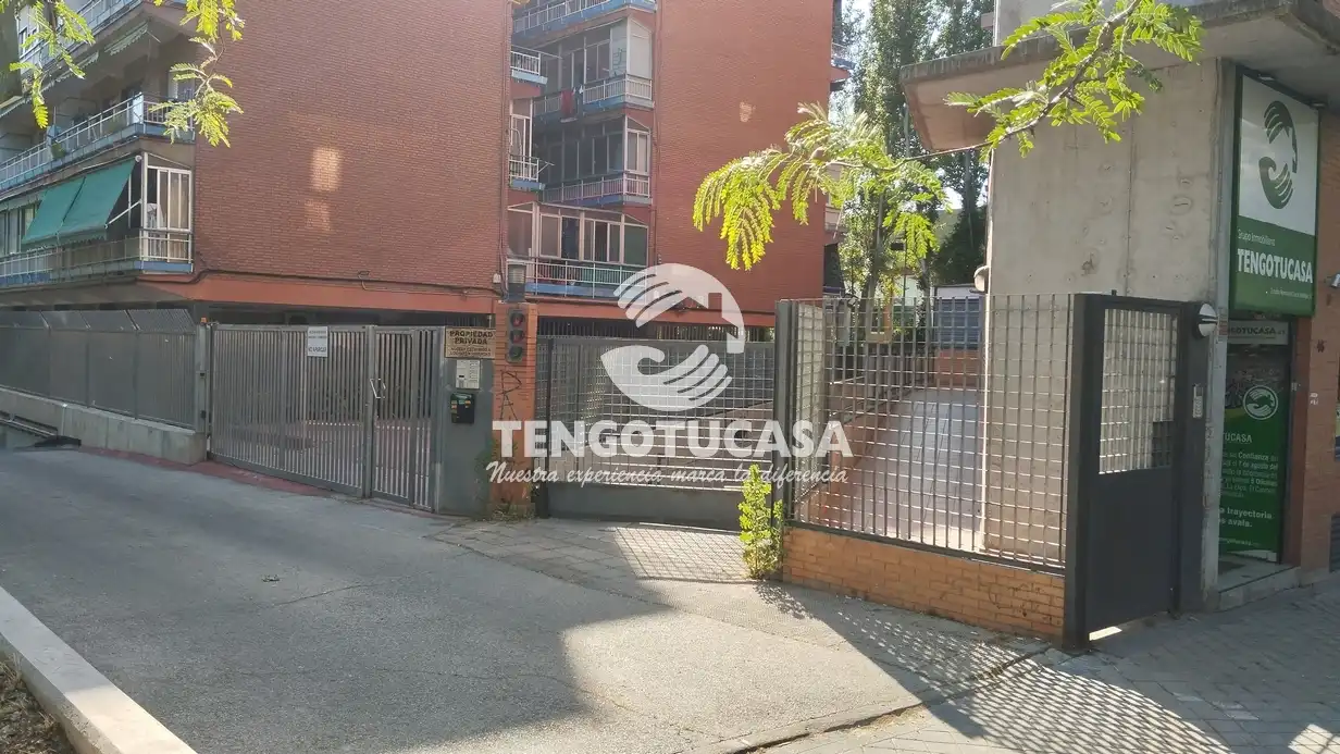 Garage for rent in Calle de Luis Ruiz, Pueblo Nuevo