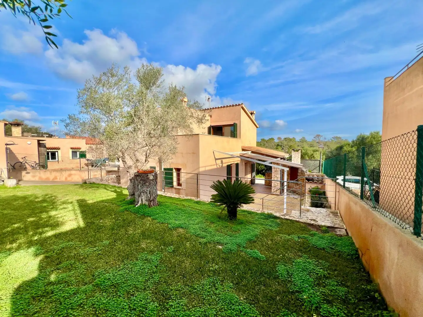 Vista exterior de Casa o xalet de lloguer en Santanyí amb Aire condicionat, Jardí privat i Terrassa