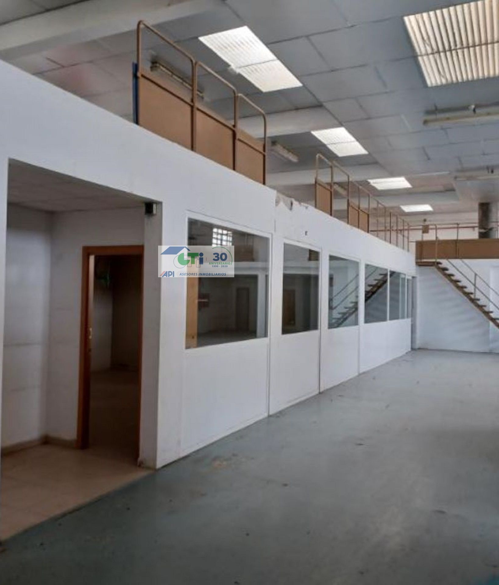 Fabrikhallen zum verkauf in Pinseque