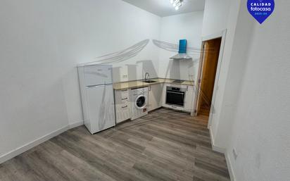 Kitchen of Study for sale in  Madrid Capital  with Parquet flooring, Oven and Washing machine