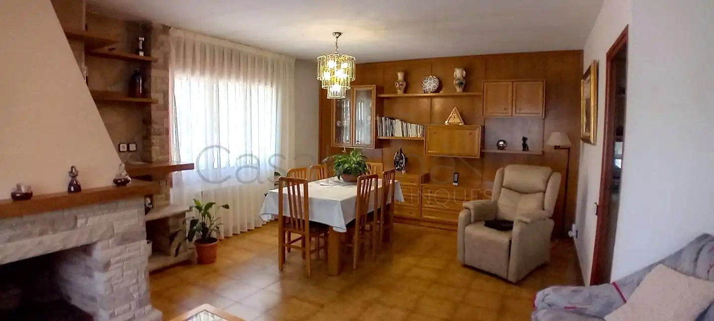 Casa con jardín en venta en Seva