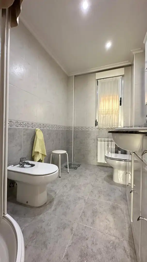 Baño de Piso en venta en Burgos con Calefacción, Parquet y Trastero