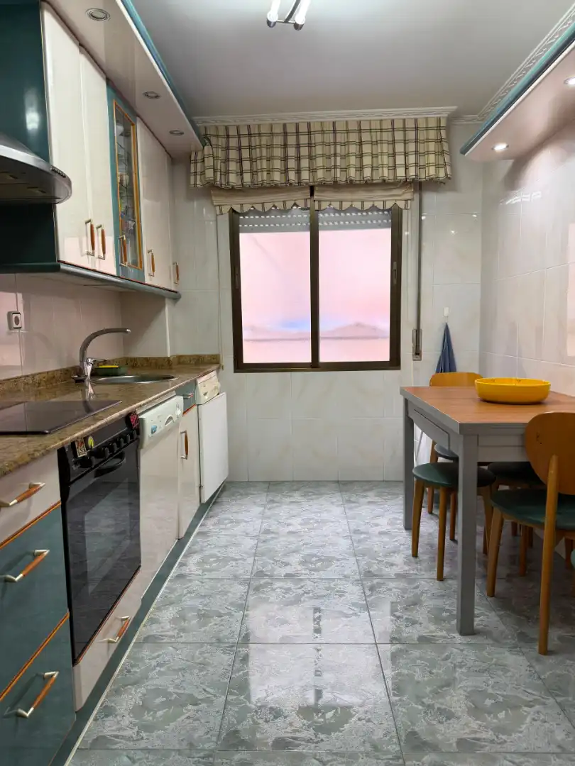 Cocina de Piso en venta en Barakaldo  con Calefacción, Parquet y Amueblado
