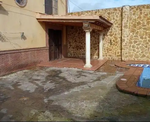 Casa adosada en venta en La Rinconada con Piscina