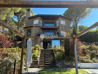 Exterior view of House or chalet for sale in San Martín de Valdeiglesias  with Air Conditioner, Heating and Terrace