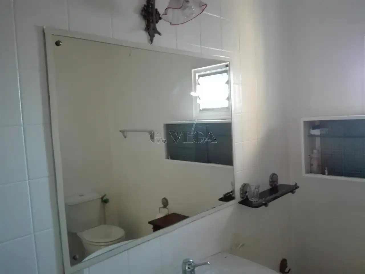 Bathroom of Flat for rent in Vigo   with Heating, Parquet flooring and Furnished