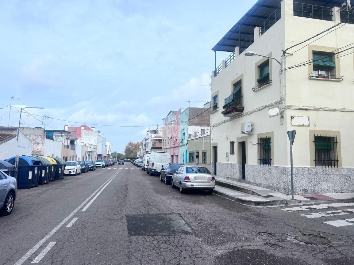 Vista exterior de Casa adosada en venda en Badajoz Capital amb Terrassa