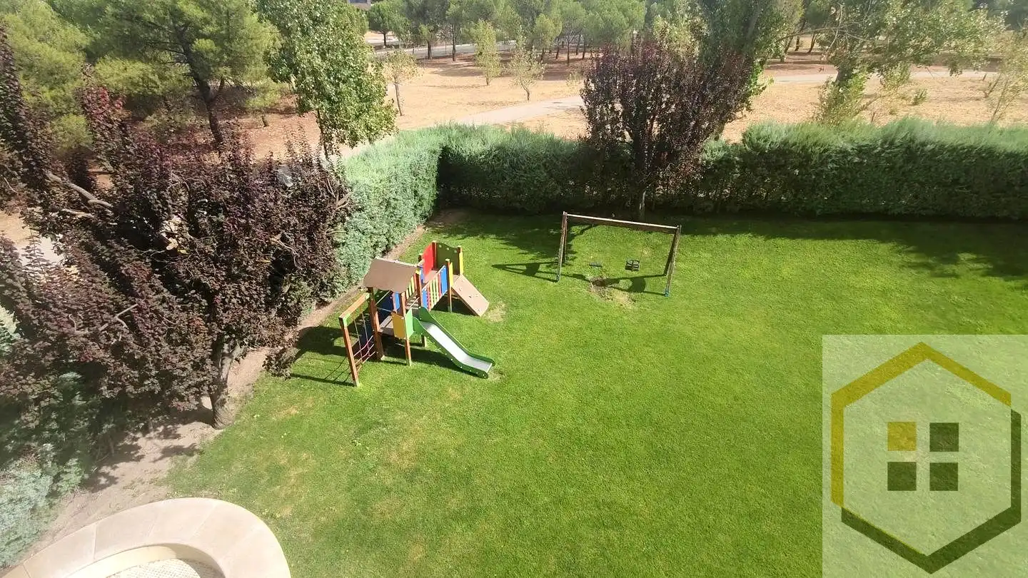 Garden of Flat for sale in Madrid  with Heating, Internet and Community pool