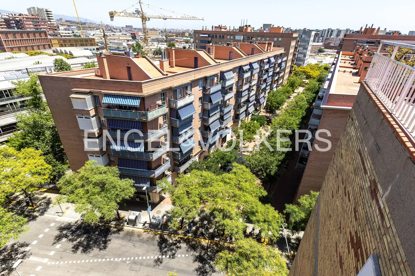 Vista exterior de Ático en venta en Barcelona con Calefacción