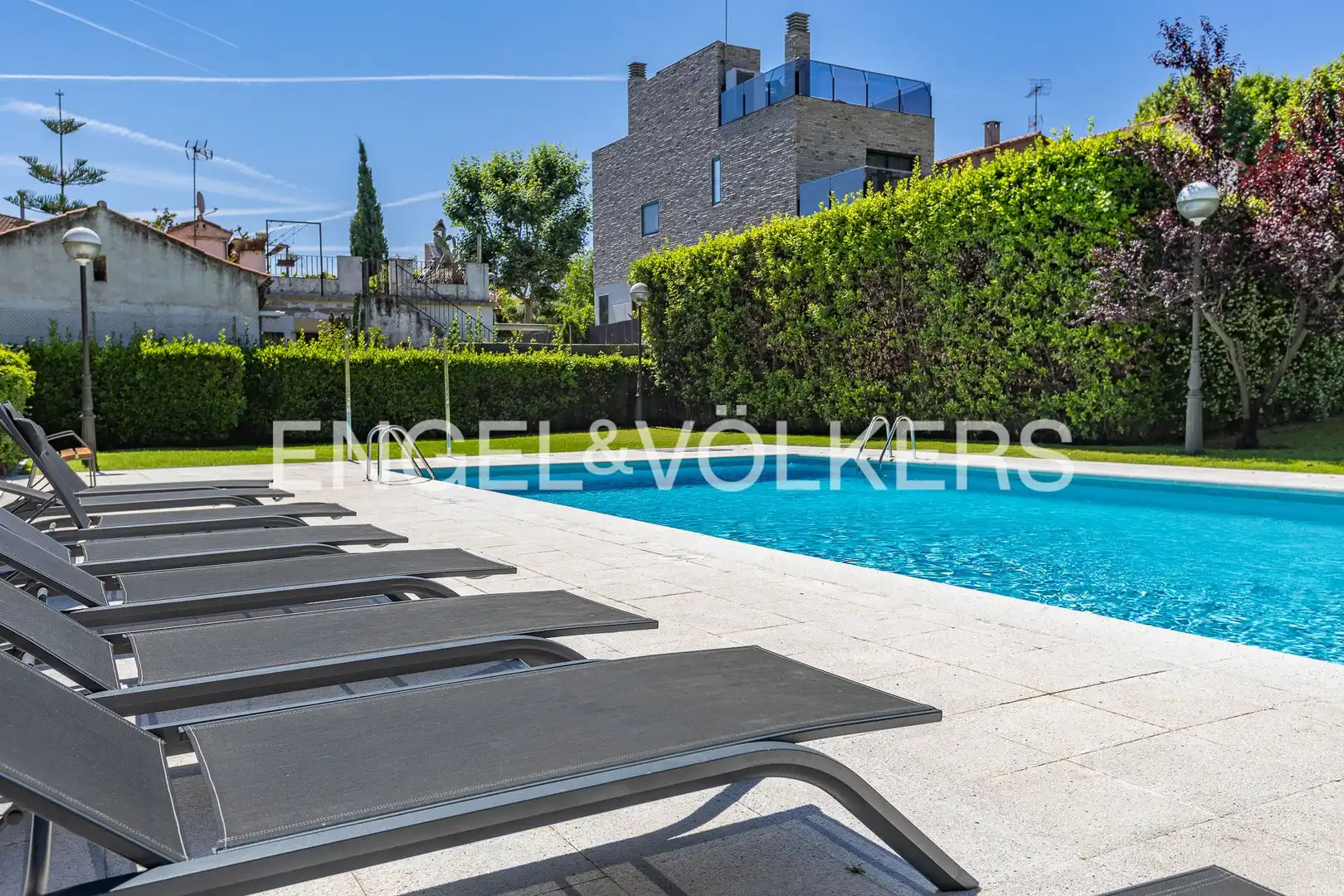 Swimming pool of Flat for sale in Sant Cugat del Vallès  with Air Conditioner, Heating and Private garden