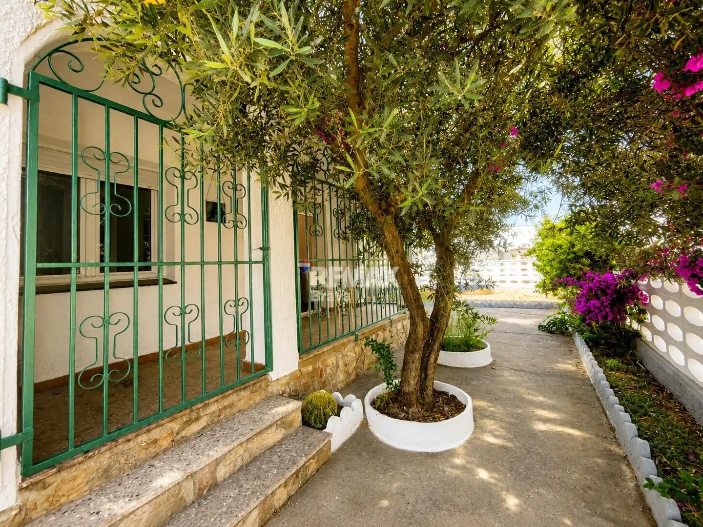 Exterior view of Houses for sale in Roses  with Air Conditioner, Private garden and Parquet flooring