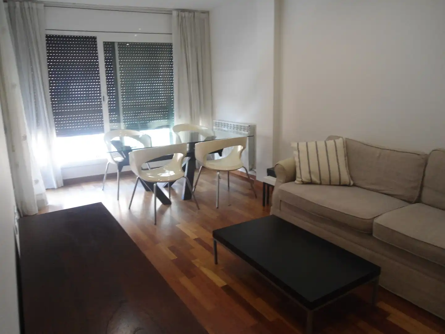 Sala de estar de Apartamento de alquiler en Lleida con Aire acondicionado, Calefacción y Parquet