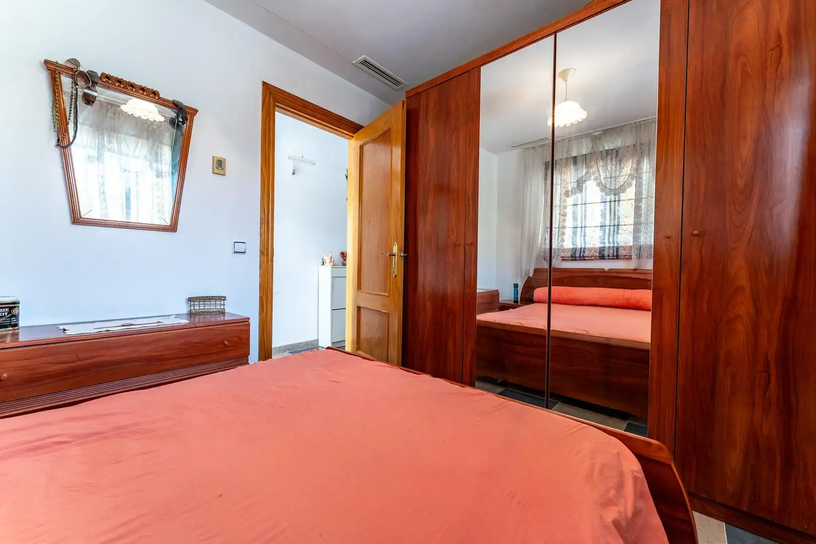 Dormitori de Casa o xalet en venda en Cártama amb Aire condicionat, Calefacció i Jardí privat