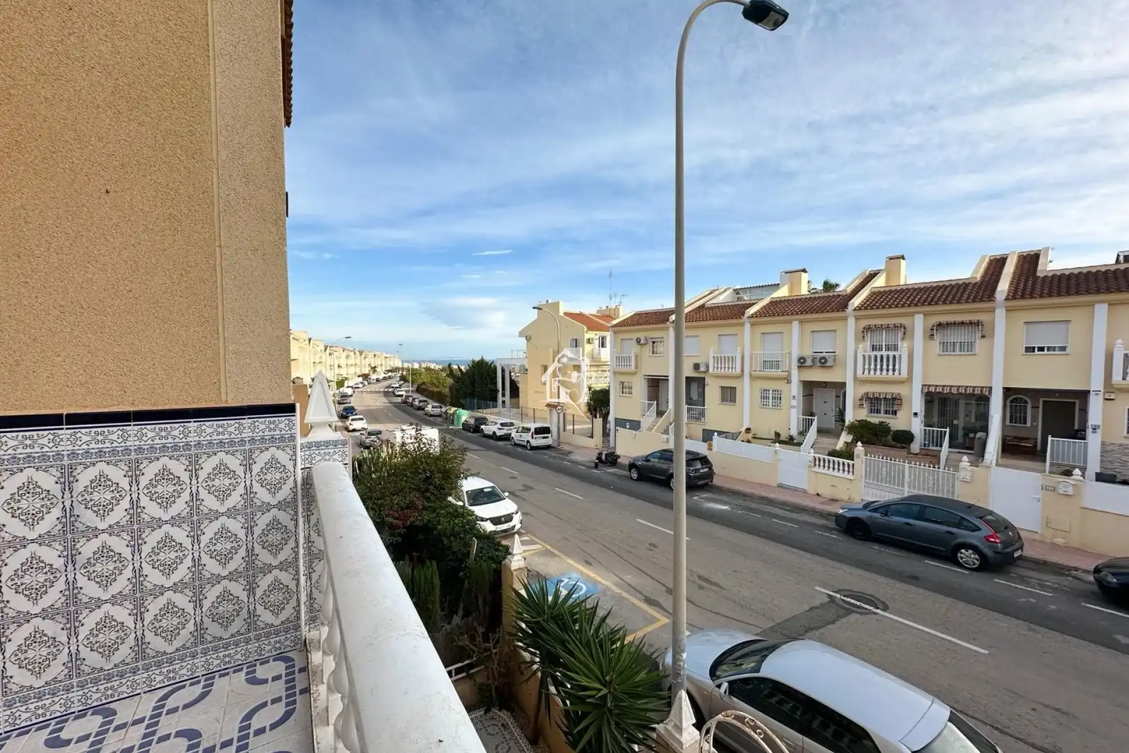 Vista exterior de Casa adosada de lloguer en Torrevieja amb Aire condicionat, Terrassa i Piscina