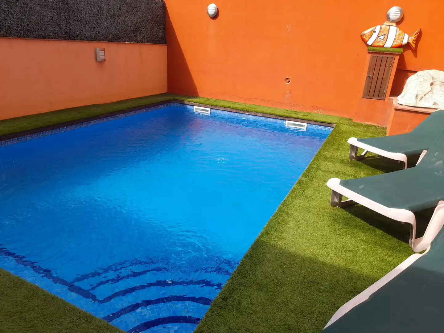 Adossat amb piscina en venda a Carrer Maresme, imagen 2