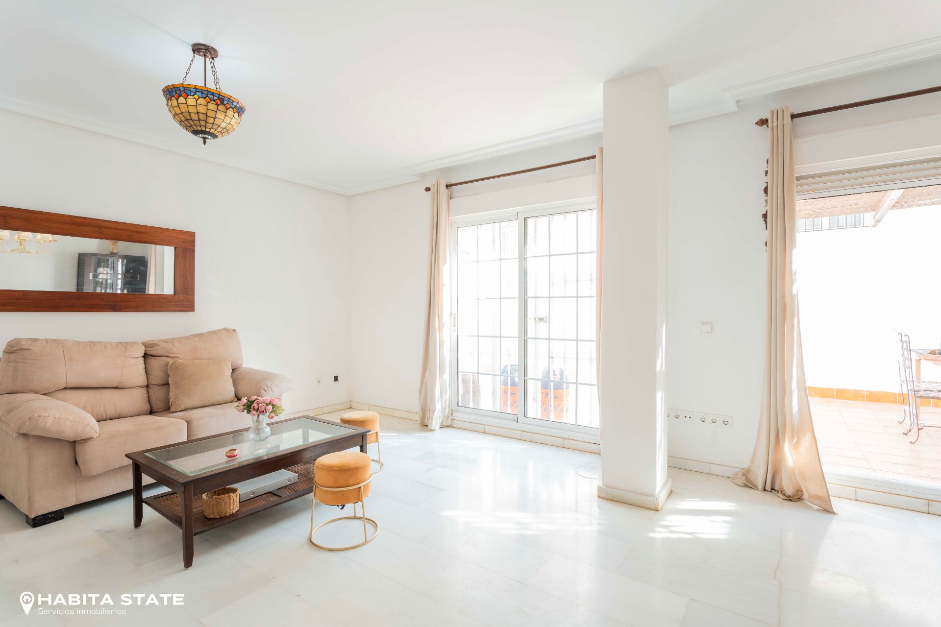 Sala d'estar de Casa adosada en venda en  Almería Capital amb Aire condicionat i Calefacció