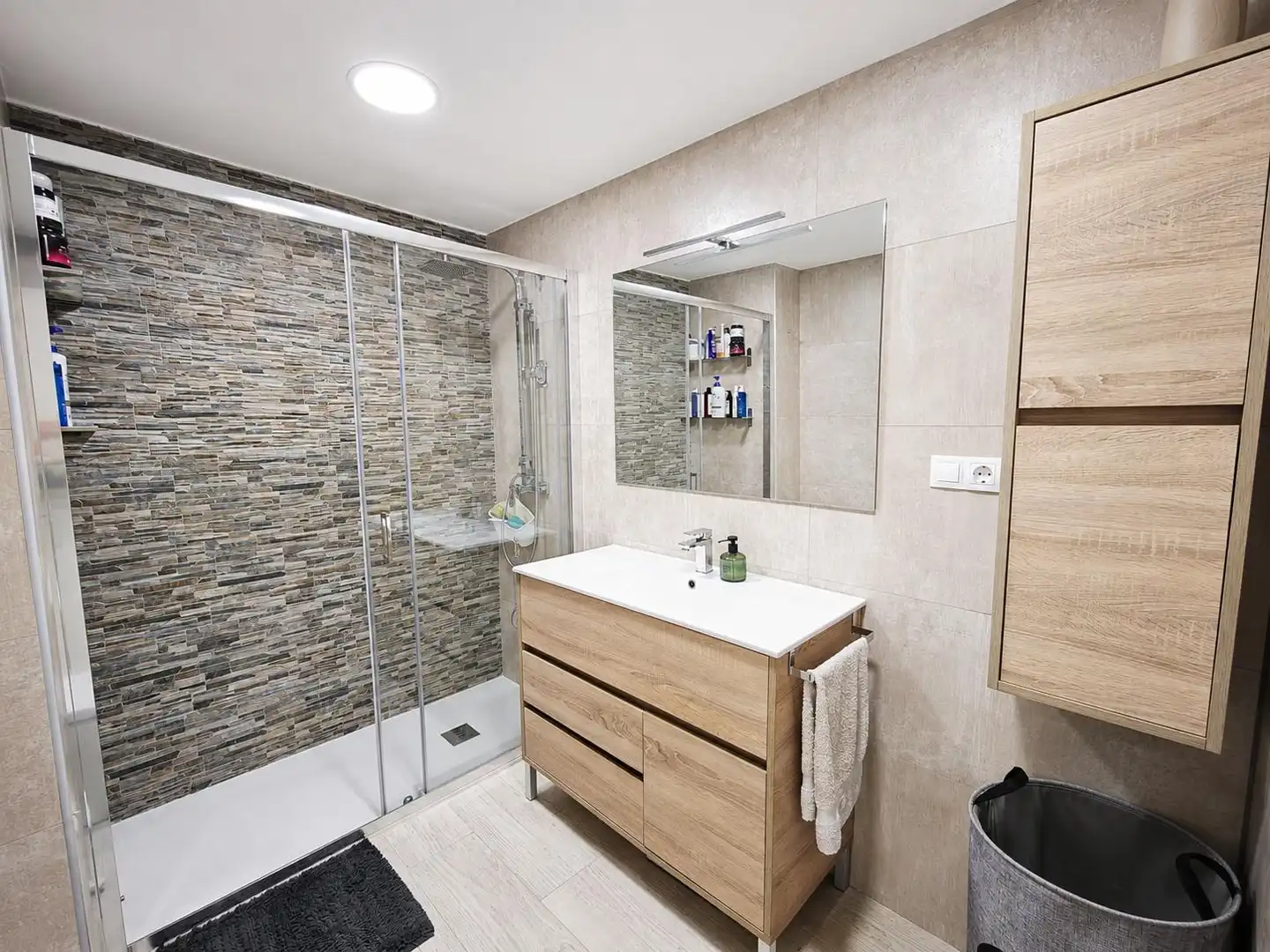 Bathroom of Flat for sale in Santa Pola  with Air Conditioner, Heating and Parquet flooring