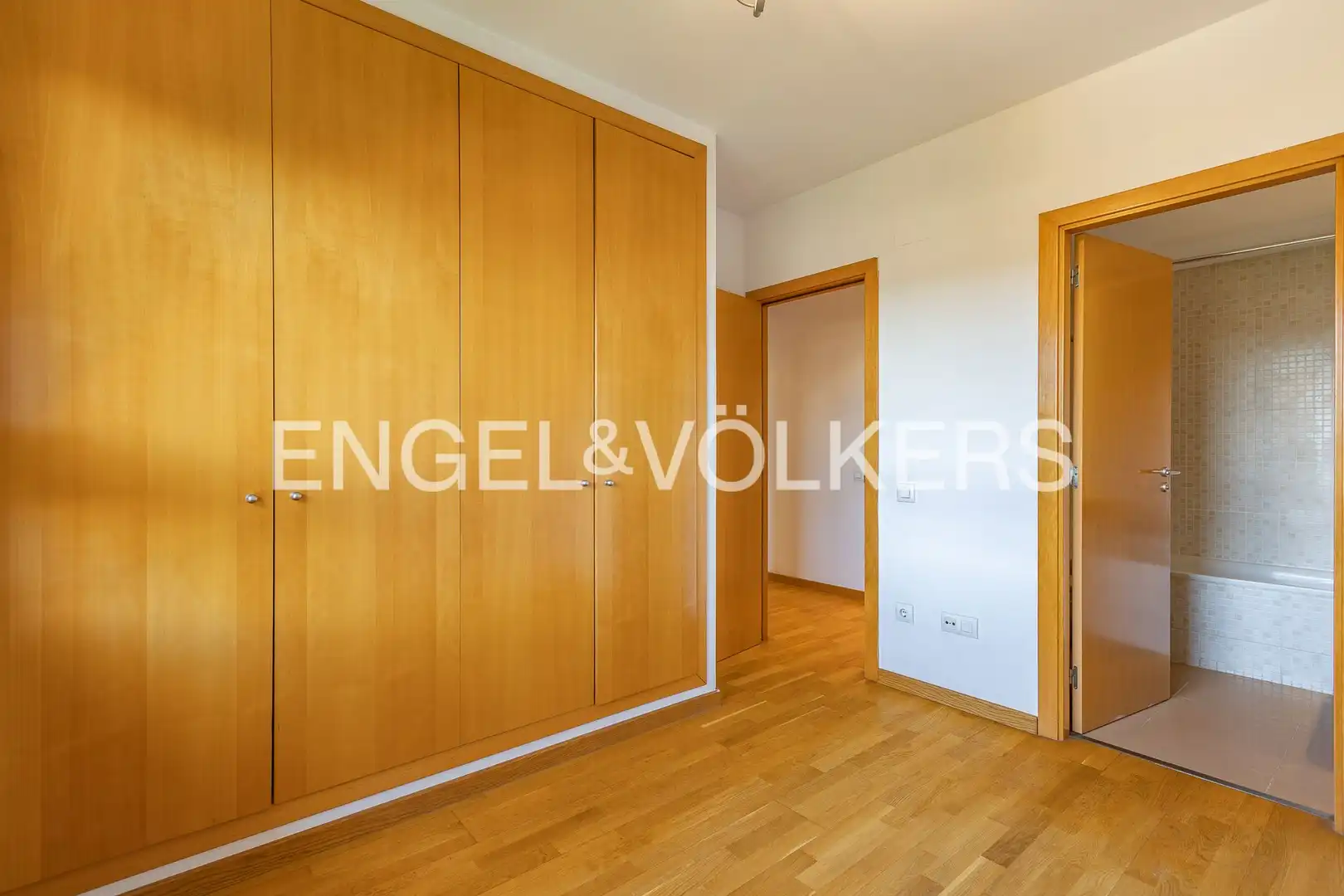 Bedroom of Flat for sale in Sant Cugat del Vallès  with Heating, Private garden and Parquet flooring