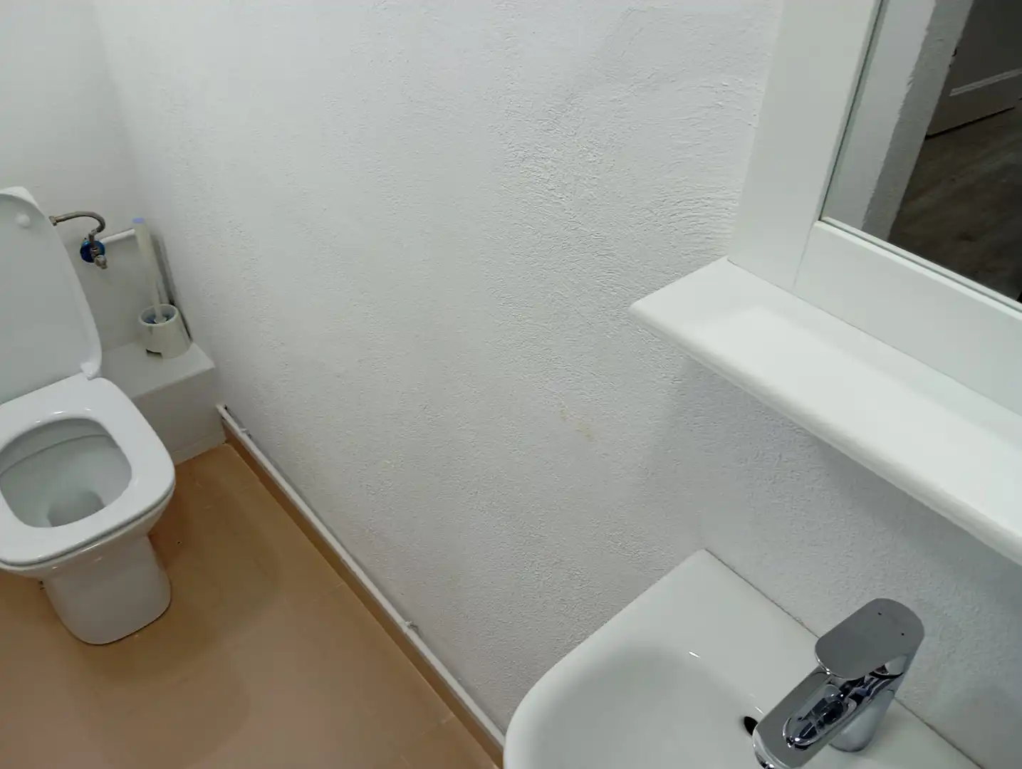 Bathroom of Commercial properties for rent in Barcelona